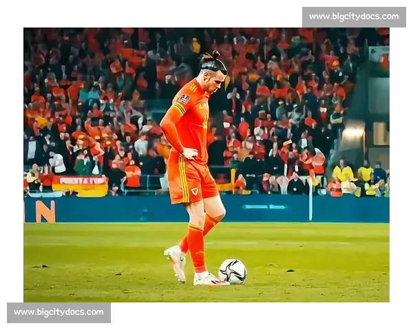 从战术到美学解析足球任意球背后的科学与艺术魅力训练逻辑演进